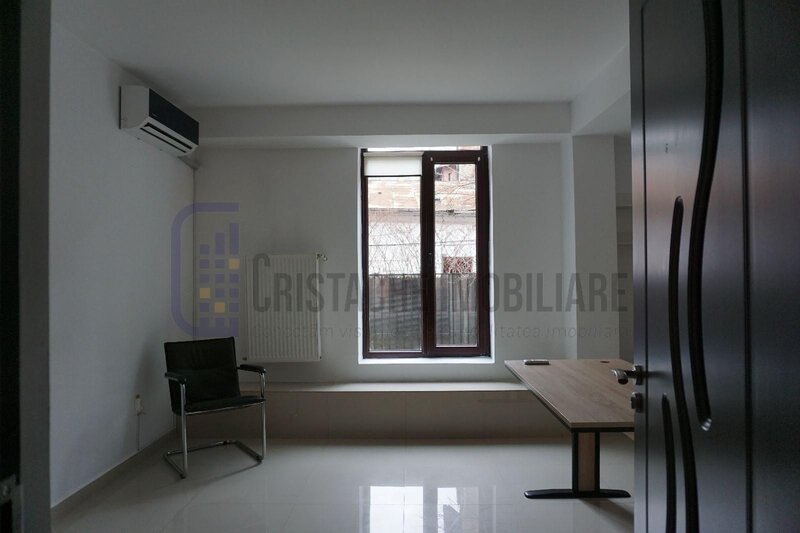 Piata Victoriei, Vila 9 cam., util 236 mp., moderna, disponibila imediat, SANADOR Victoriei