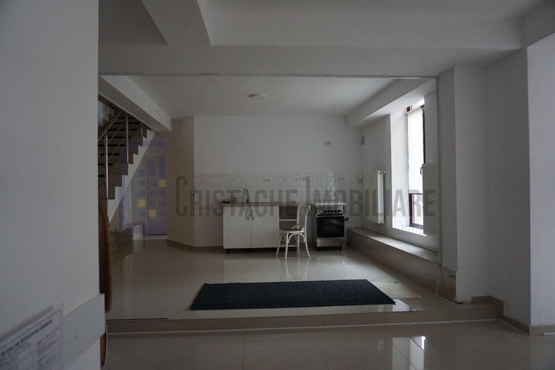 Piata Victoriei, Vila 9 cam., util 236 mp., moderna, disponibila imediat, SANADOR Victoriei