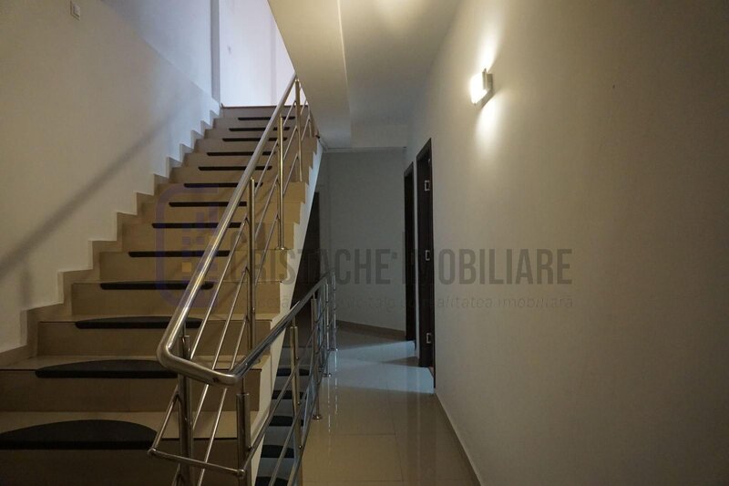 Piata Victoriei, Vila 9 cam., util 236 mp., moderna, disponibila imediat, SANADOR Victoriei